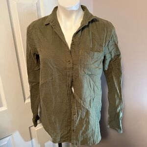 Sonoma women’s army green button down shirt